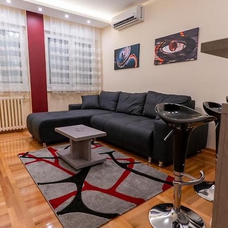 Burgundy Apartment Belgrado Buitenkant foto